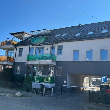 Azur Haz Gyoengyvirag Apartman Sárvár Exteriér fotografie